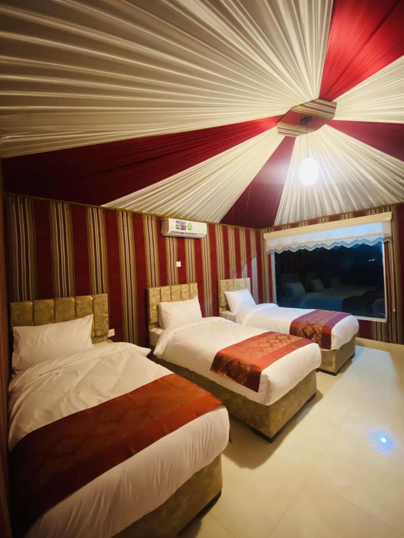 Wadi Rum Sky Camp Exterior photo
