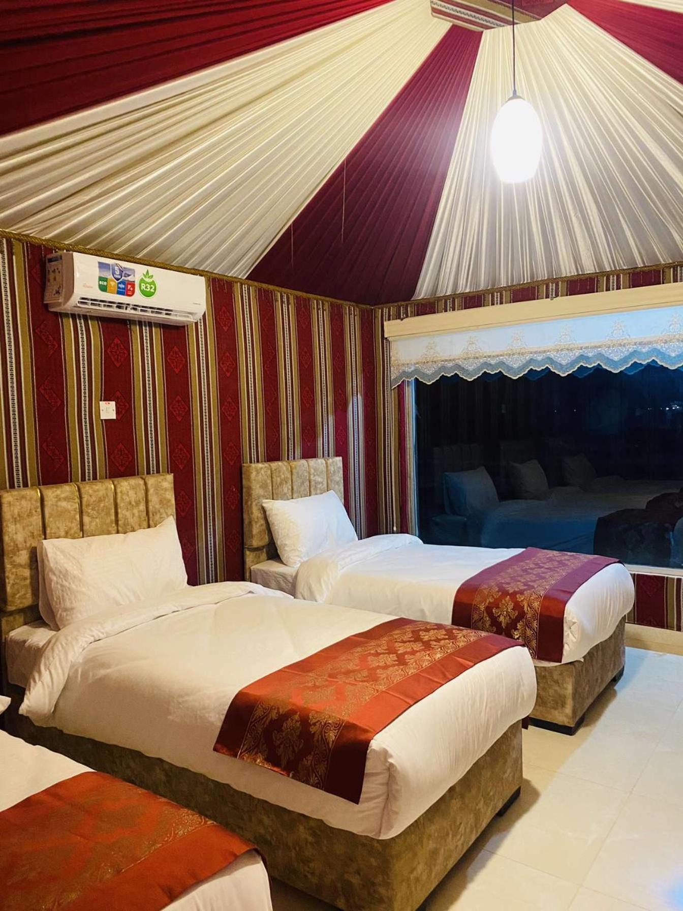 Wadi Rum Sky Camp Exterior photo