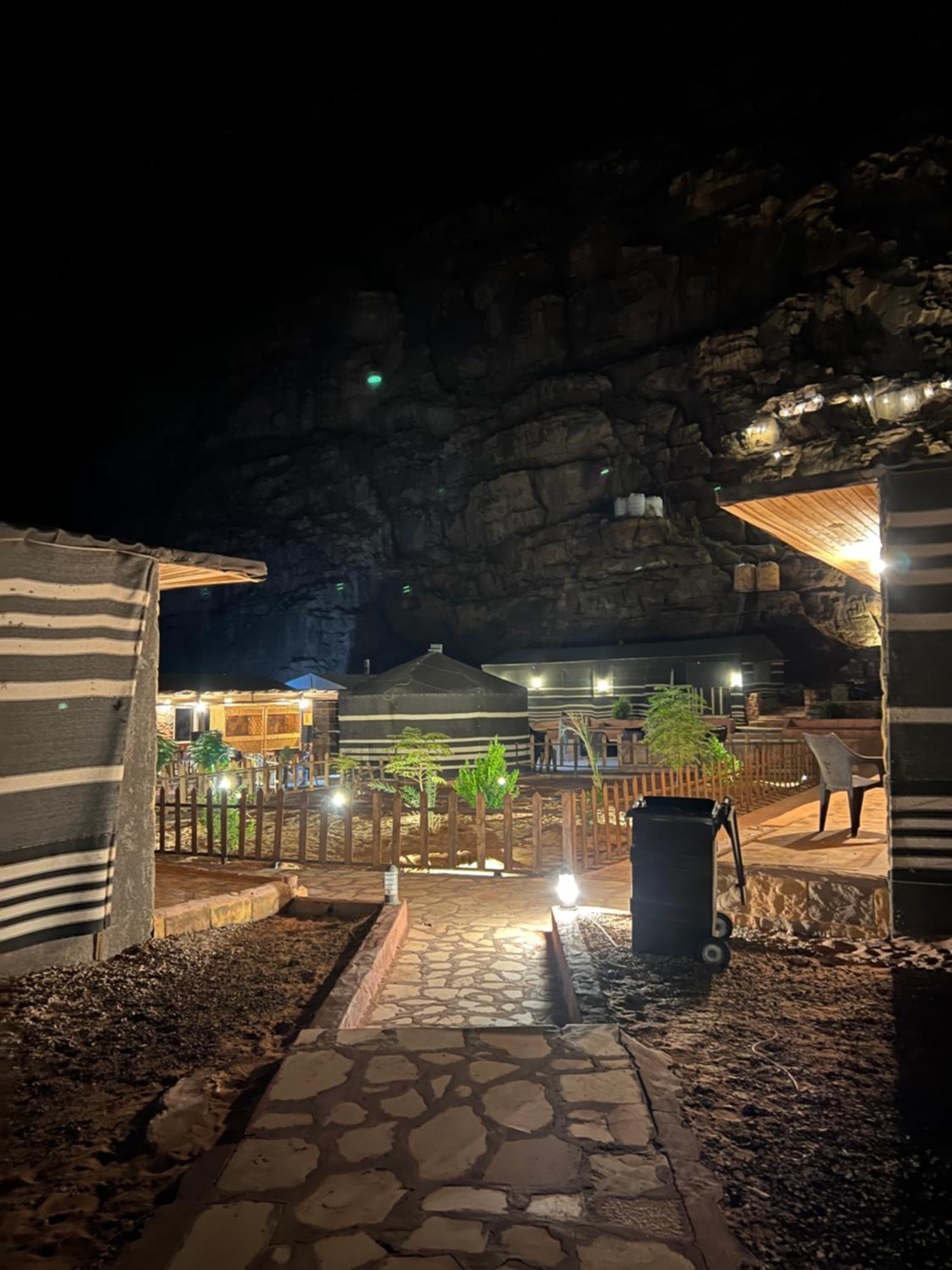 Wadi Rum Sky Camp Exterior photo