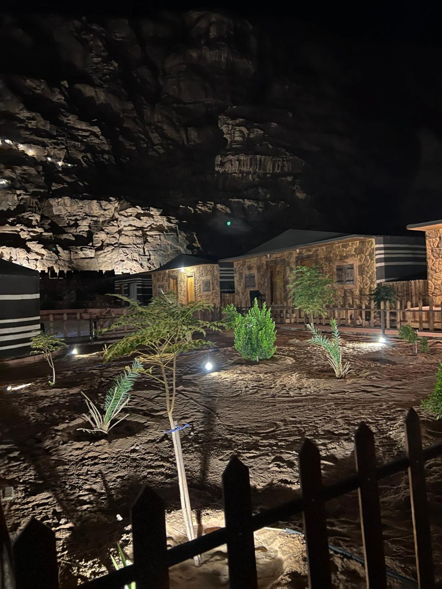 Wadi Rum Sky Camp Exterior photo